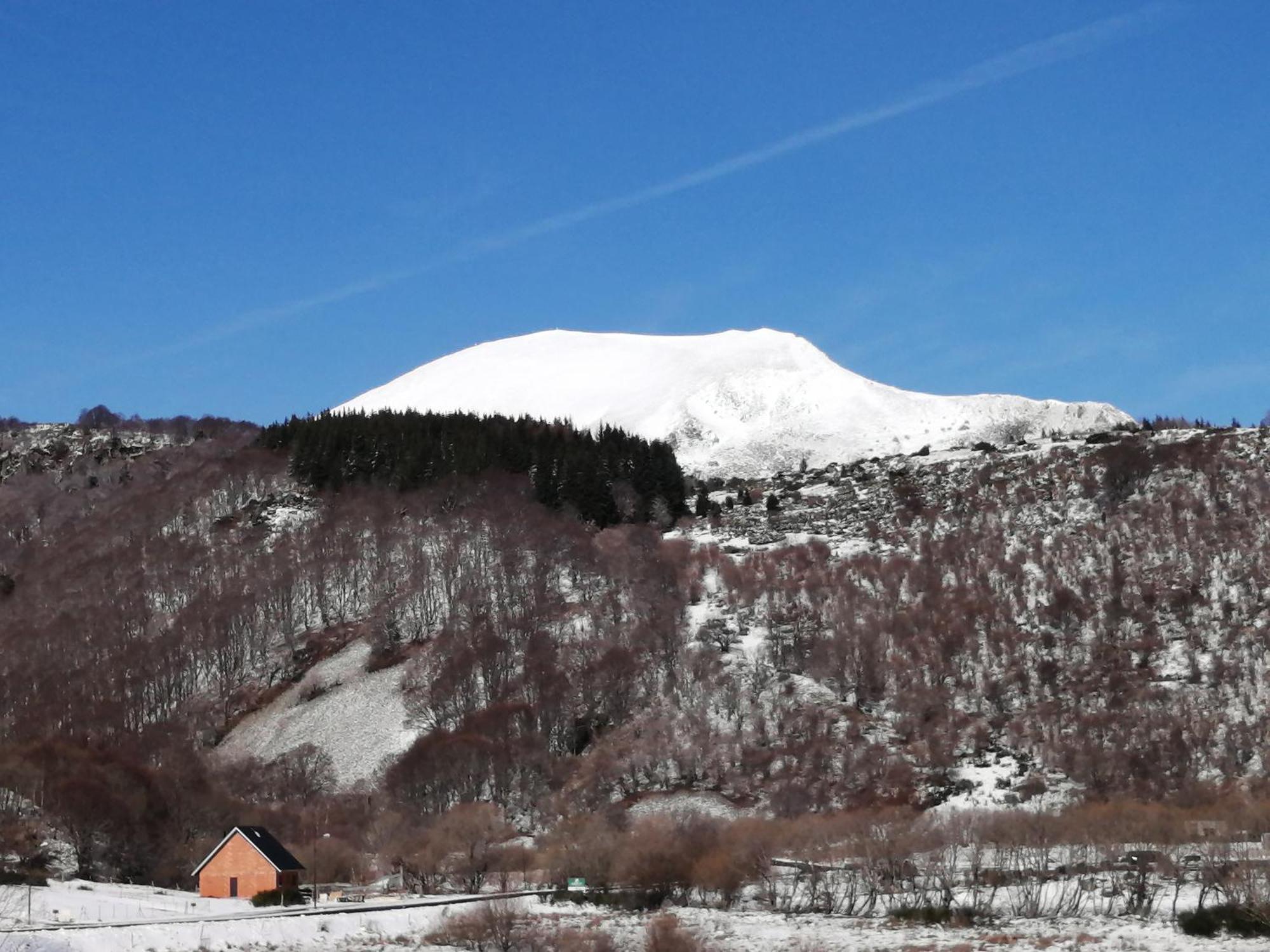 L'Auvergnate Chambon-sur-Lac Dış mekan fotoğraf