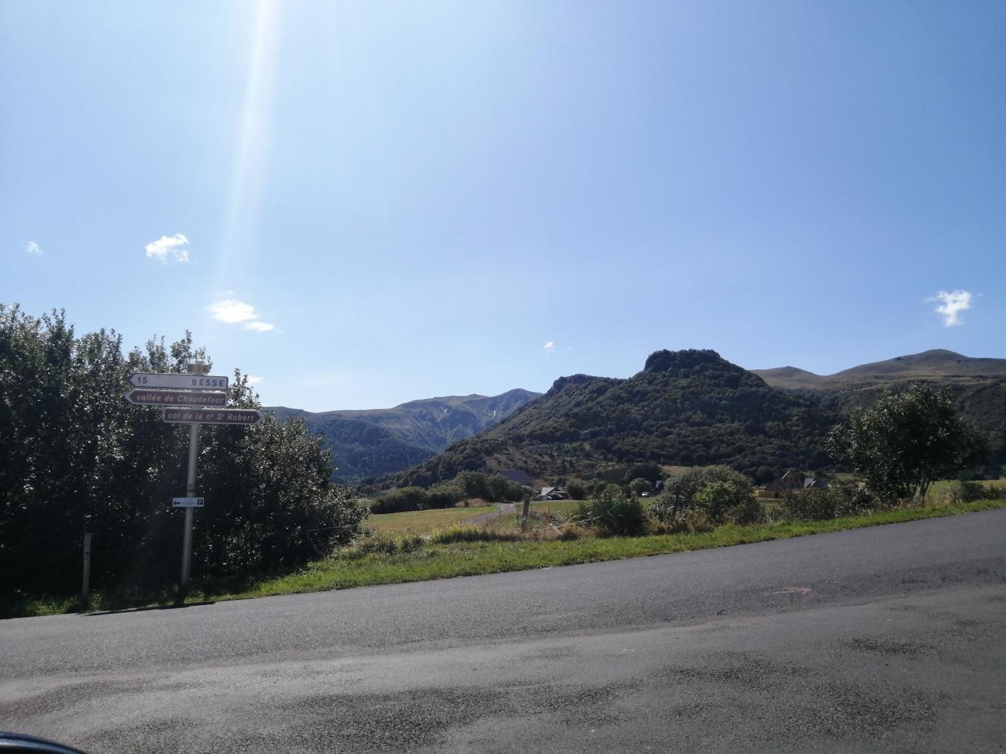 L'Auvergnate Chambon-sur-Lac Dış mekan fotoğraf