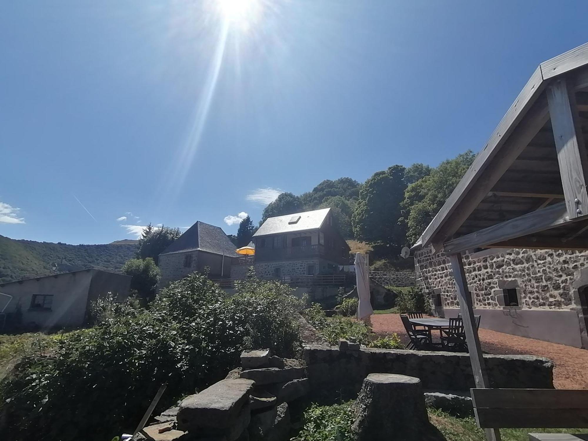 L'Auvergnate Chambon-sur-Lac Dış mekan fotoğraf
